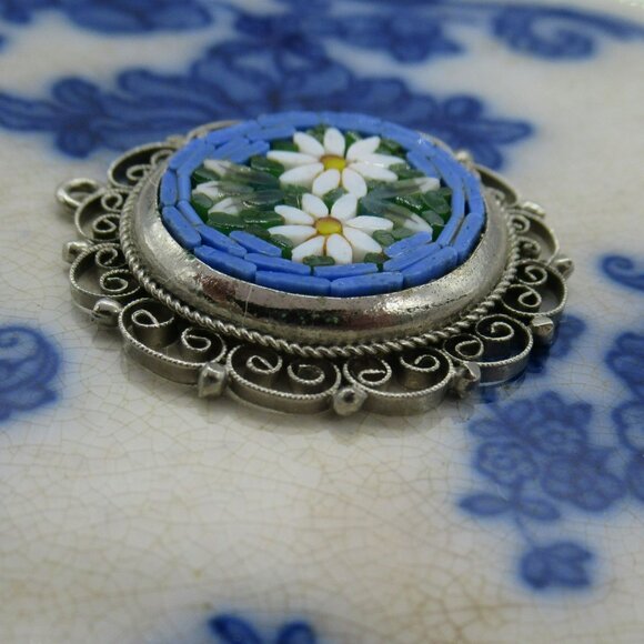 Vintage Italian Micro Mosaic Floral Pendant With Daisies & Scroll Design 1.25" - Picture 3 of 10